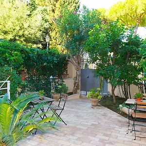 Bed & Breakfast Domus Aurea Rome
