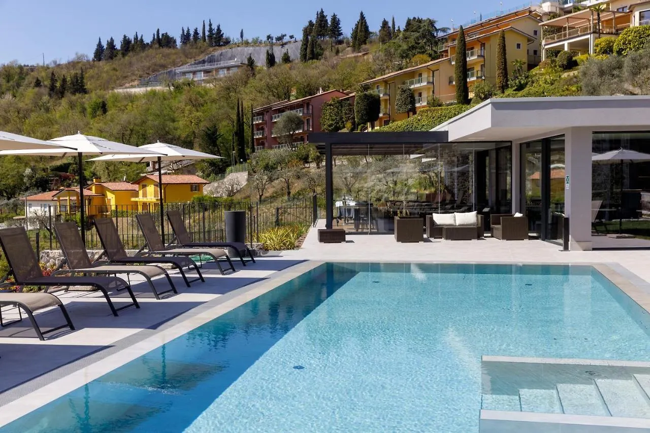 Deville & Spa كوسترمانو 2*,